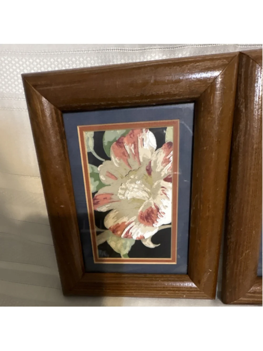 Ornate Brown Wood Floral Rectangular Frame Set Vertical Rear-Loading Collectible